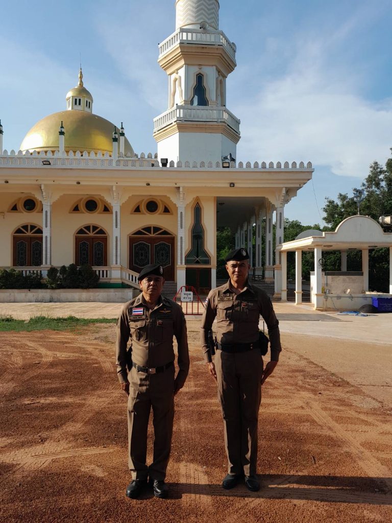 พ.ต.ต.กฤษณะ โพธิ์ศรี สว.สภ.คลองไผ่ พร้อมร้อยเวร สายตรวจรถยนต์ ตามแผนปฏิบัติการ รักษาความปลอดภัยสถานที่สำคัญ การป้องกันเฝ้าระวังการก่อการร้ายในเขตพื้นที่รับผิดชอบ ของ ภ.จว.นครราชสีมา